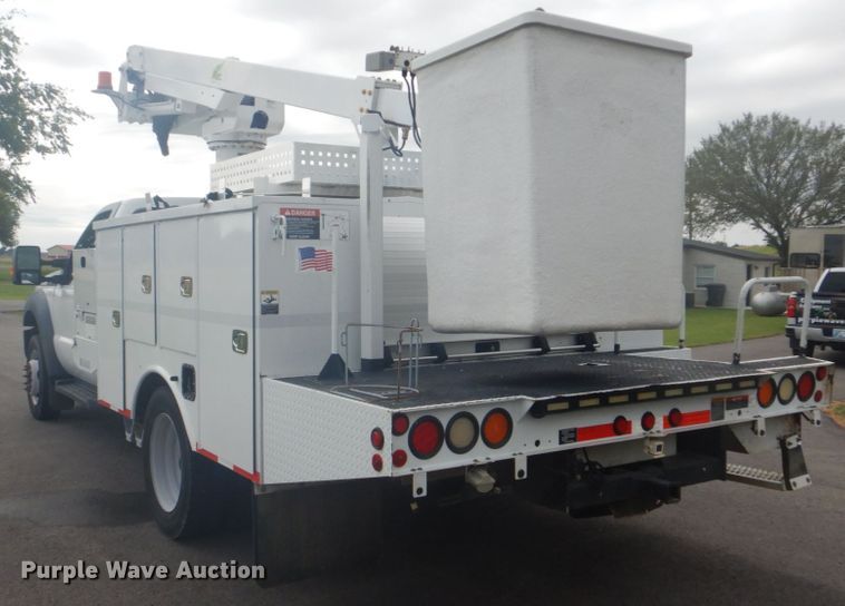 image for item GC9574 2011 Ford F550 Super Duty bucket truck