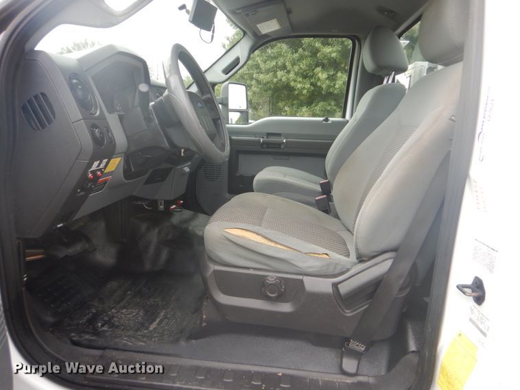 image for item GC9574 2011 Ford F550 Super Duty bucket truck