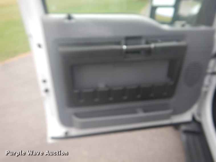 image for item GC9574 2011 Ford F550 Super Duty bucket truck