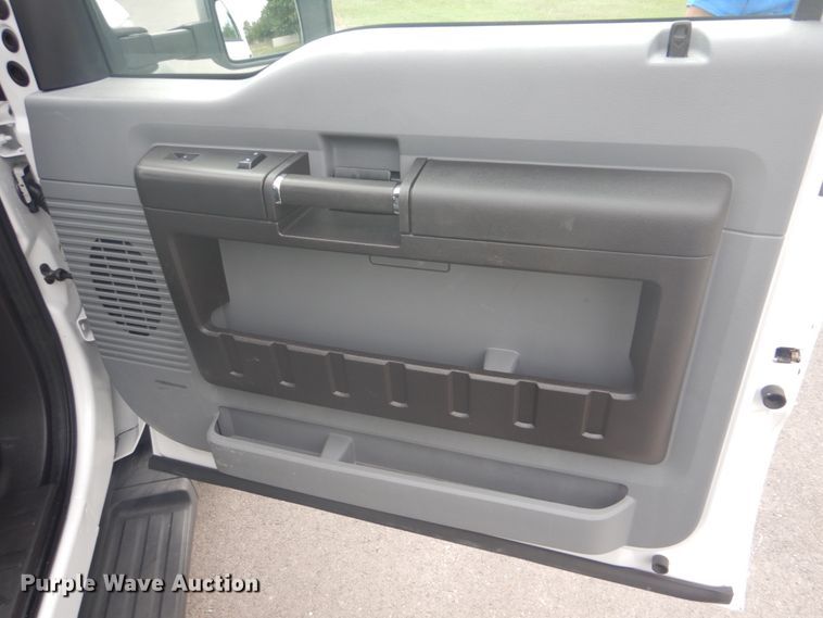 image for item GC9574 2011 Ford F550 Super Duty bucket truck