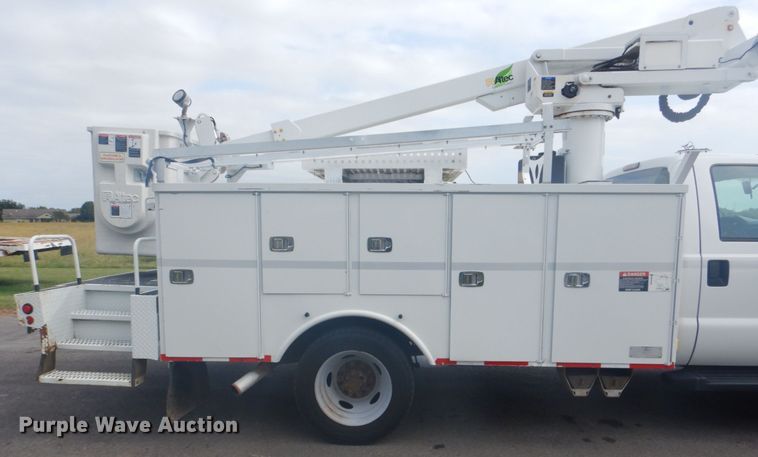 image for item GC9574 2011 Ford F550 Super Duty bucket truck
