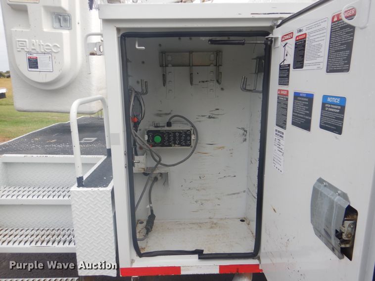 image for item GC9574 2011 Ford F550 Super Duty bucket truck