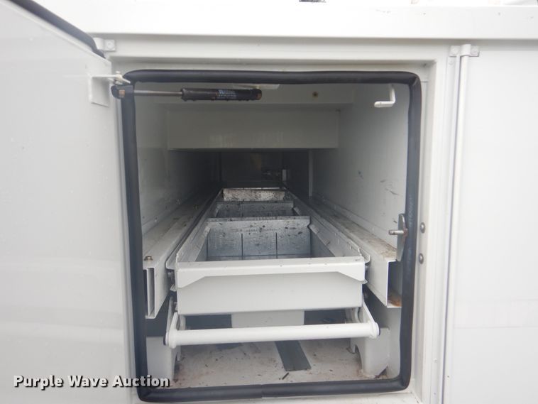 image for item GC9574 2011 Ford F550 Super Duty bucket truck