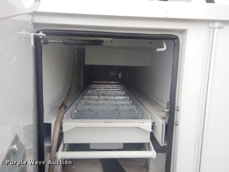 image for item GC9574 2011 Ford F550 Super Duty bucket truck