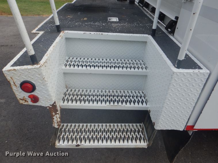 image for item GC9574 2011 Ford F550 Super Duty bucket truck