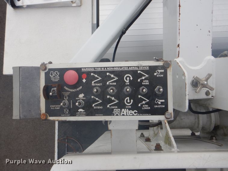 image for item GC9574 2011 Ford F550 Super Duty bucket truck