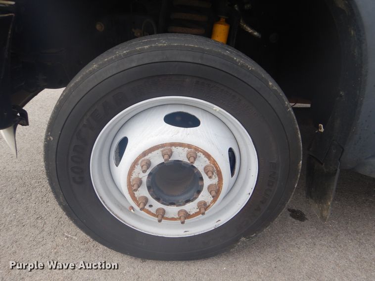 image for item GC9574 2011 Ford F550 Super Duty bucket truck