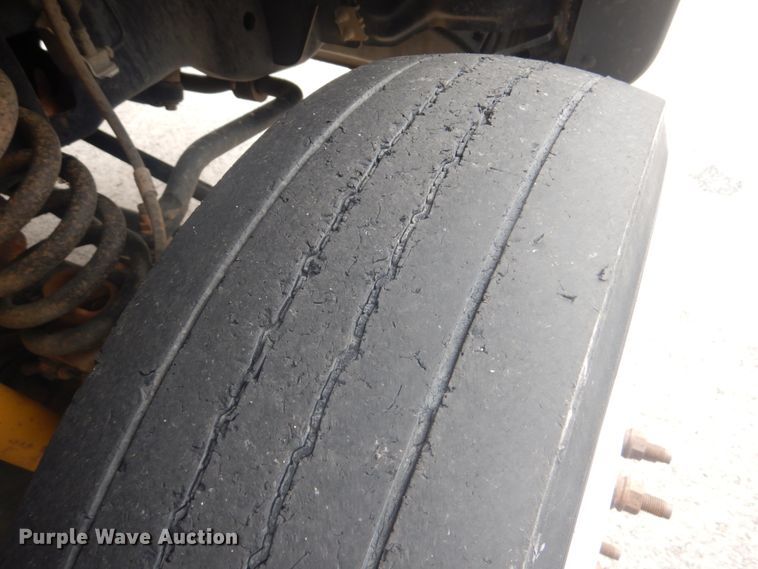 image for item GC9574 2011 Ford F550 Super Duty bucket truck