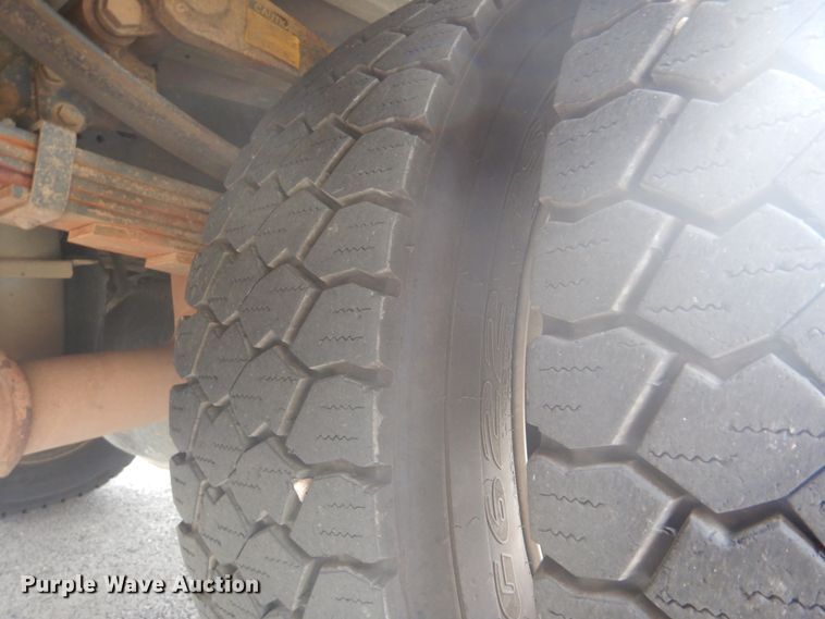 image for item GC9574 2011 Ford F550 Super Duty bucket truck