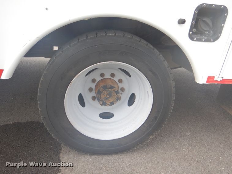 image for item GC9574 2011 Ford F550 Super Duty bucket truck