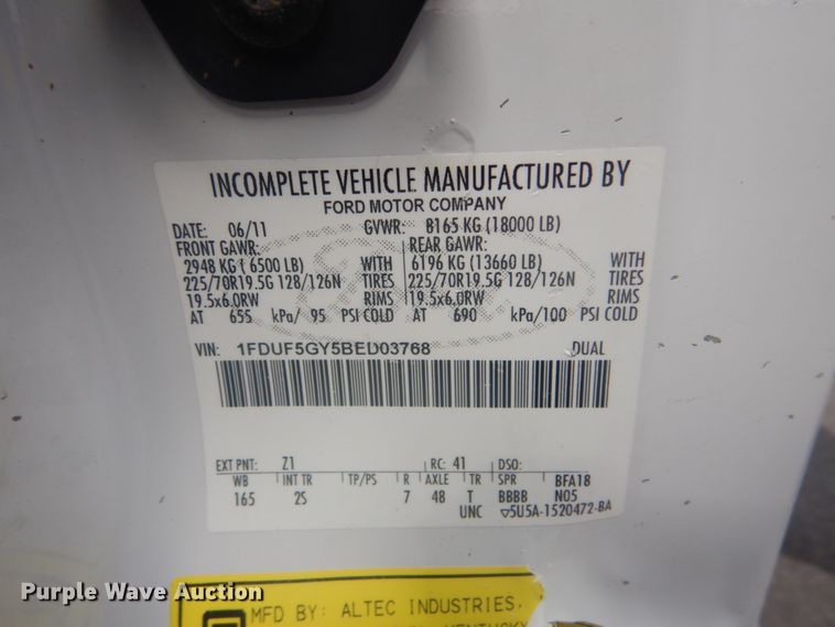 image for item GC9574 2011 Ford F550 Super Duty bucket truck