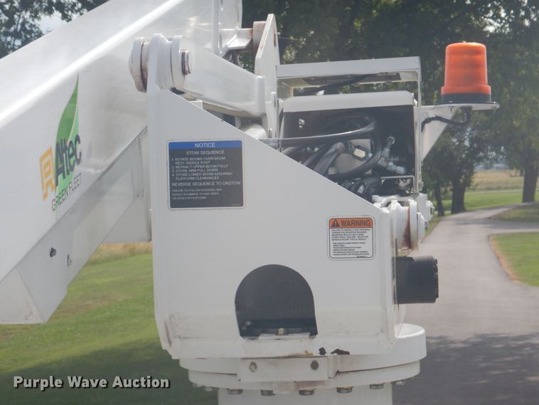 image for item GC9575 2012 Ford F550 Super Duty bucket truck