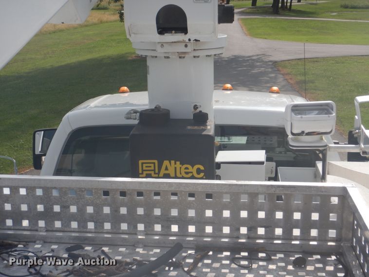 image for item GC9575 2012 Ford F550 Super Duty bucket truck