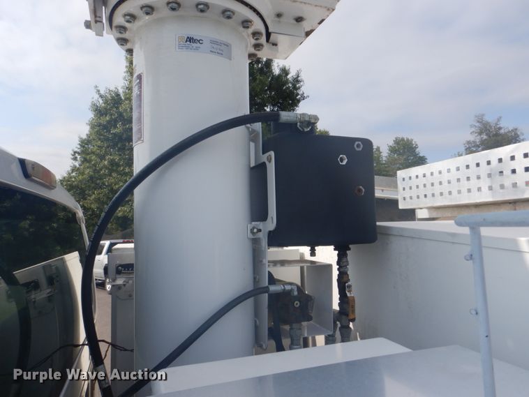 image for item GC9575 2012 Ford F550 Super Duty bucket truck