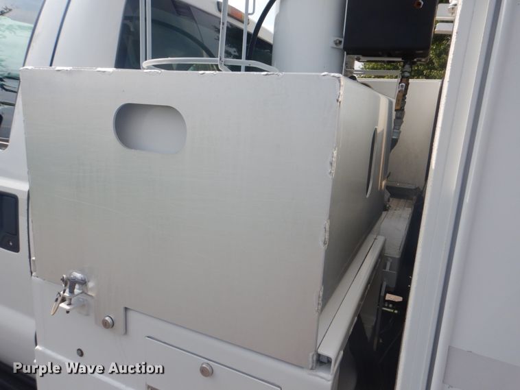 image for item GC9575 2012 Ford F550 Super Duty bucket truck