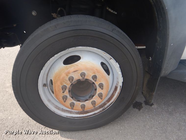 image for item GC9575 2012 Ford F550 Super Duty bucket truck