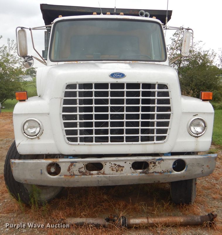 image for item GH9633 1986 Ford 8000 dump truck