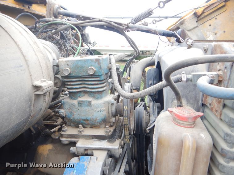 image for item GH9633 1986 Ford 8000 dump truck