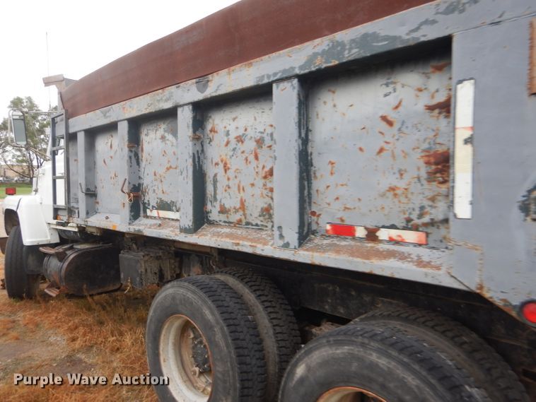 image for item GH9633 1986 Ford 8000 dump truck