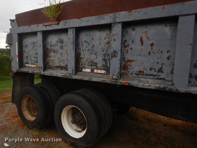 image for item GH9633 1986 Ford 8000 dump truck