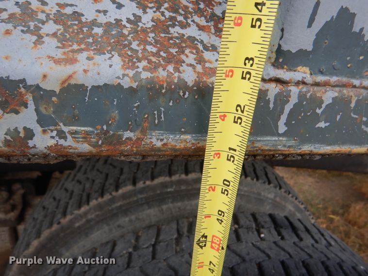 image for item GH9633 1986 Ford 8000 dump truck