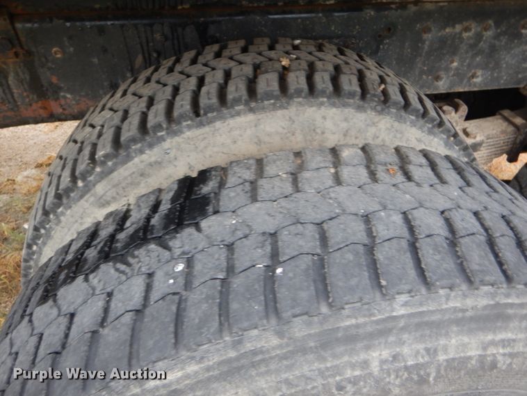 image for item GH9633 1986 Ford 8000 dump truck