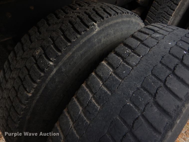 image for item GH9633 1986 Ford 8000 dump truck