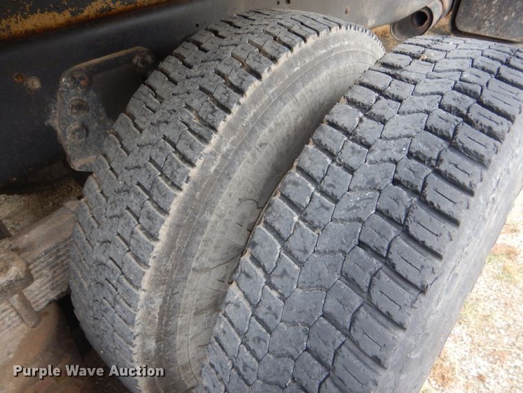 image for item GH9633 1986 Ford 8000 dump truck