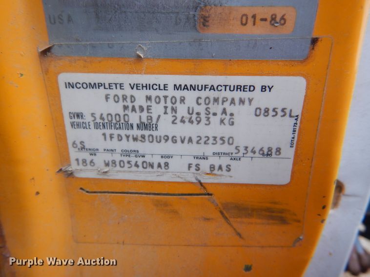 image for item GH9633 1986 Ford 8000 dump truck