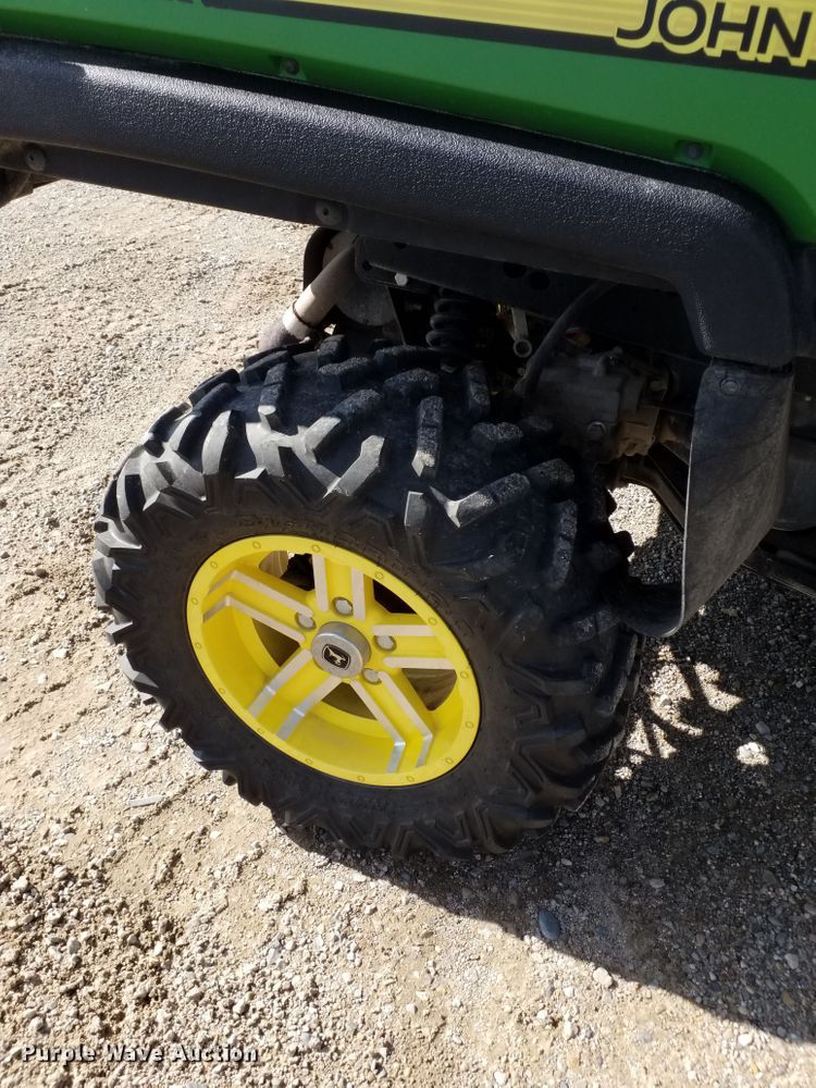 image for item DA8328 2016 John Deere Gator 825i utility vehicle