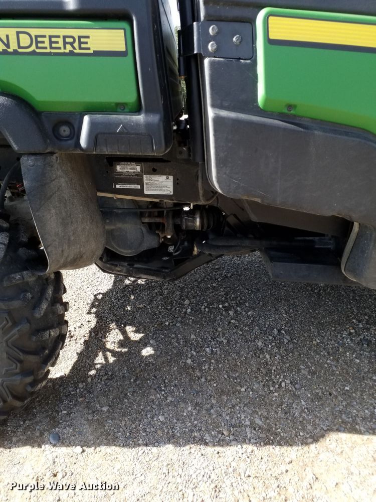 image for item DA8328 2016 John Deere Gator 825i utility vehicle