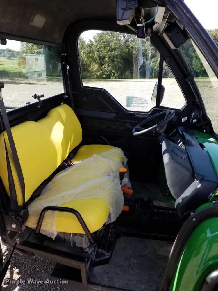 image for item DA8328 2016 John Deere Gator 825i utility vehicle