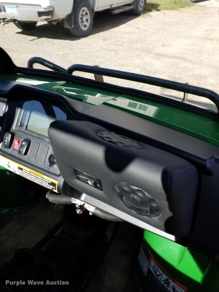 image for item DA8328 2016 John Deere Gator 825i utility vehicle