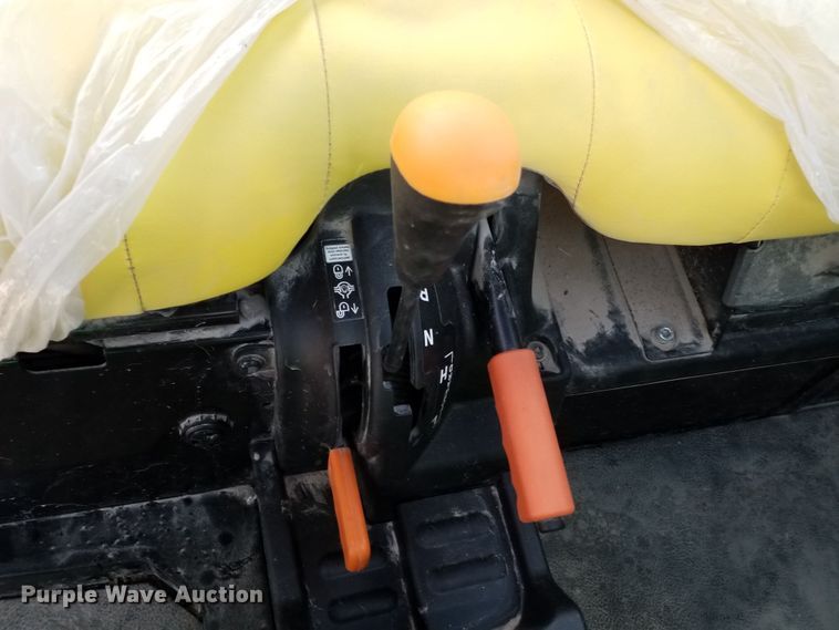 image for item DA8328 2016 John Deere Gator 825i utility vehicle