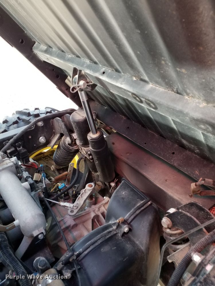 image for item DA8328 2016 John Deere Gator 825i utility vehicle