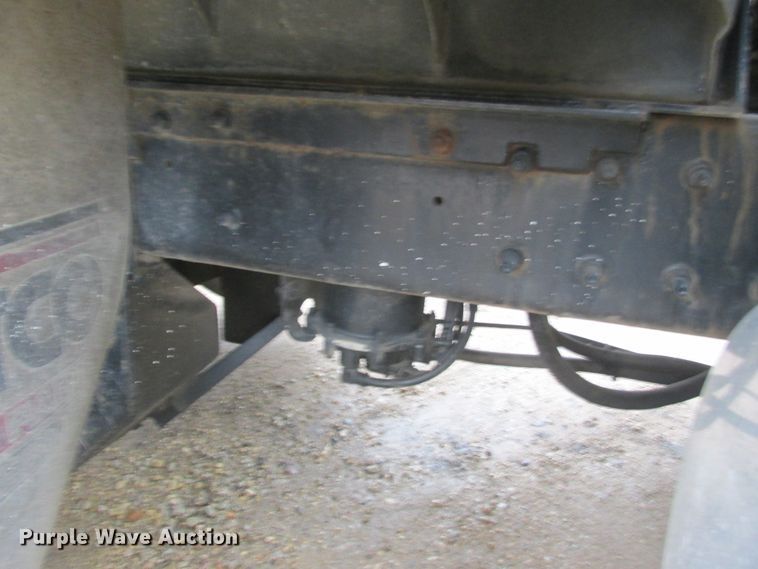 image for item DA8332 2004 Mack Granite dump truck