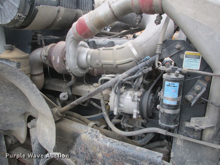 image for item DA8332 2004 Mack Granite dump truck