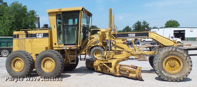 image for item DB2218 1996 Caterpillar 135H motor grader