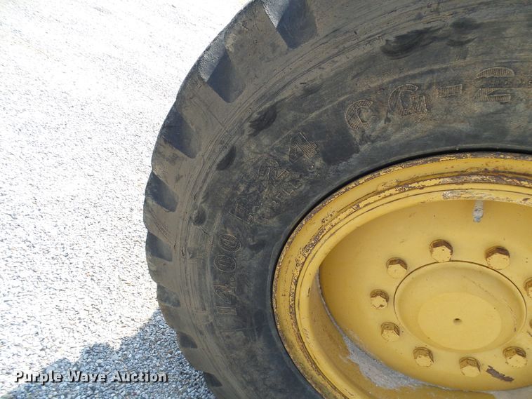 image for item DB2218 1996 Caterpillar 135H motor grader