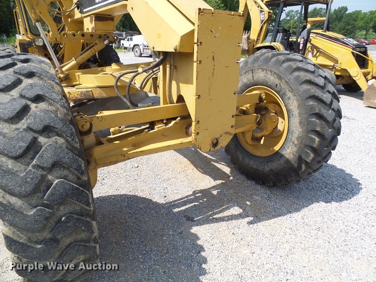 image for item DB2218 1996 Caterpillar 135H motor grader