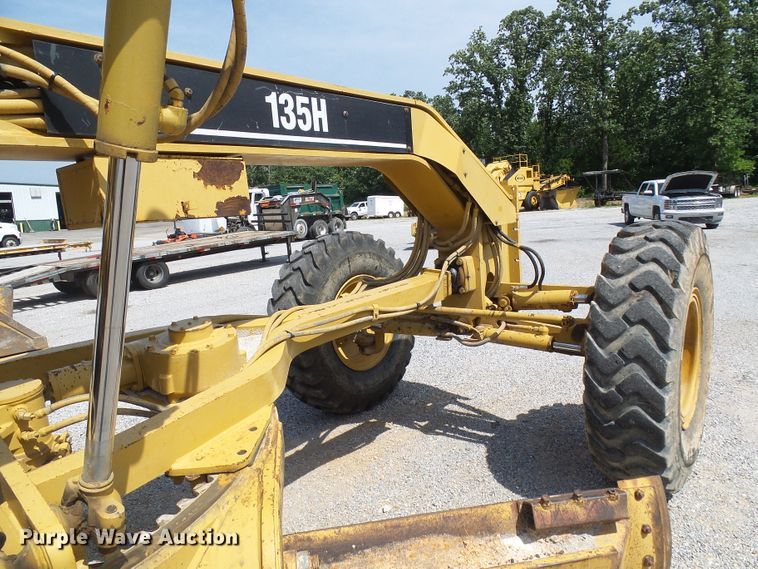 image for item DB2218 1996 Caterpillar 135H motor grader