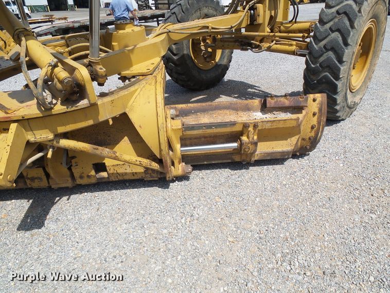 image for item DB2218 1996 Caterpillar 135H motor grader