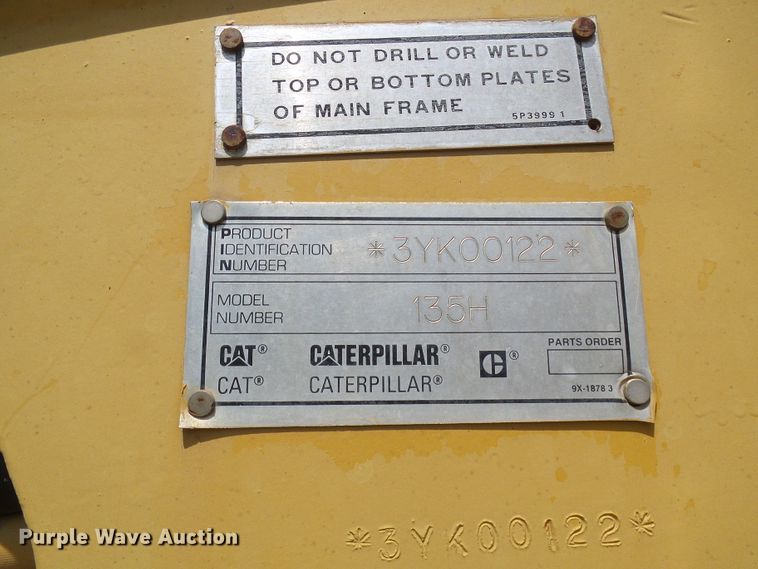 image for item DB2218 1996 Caterpillar 135H motor grader