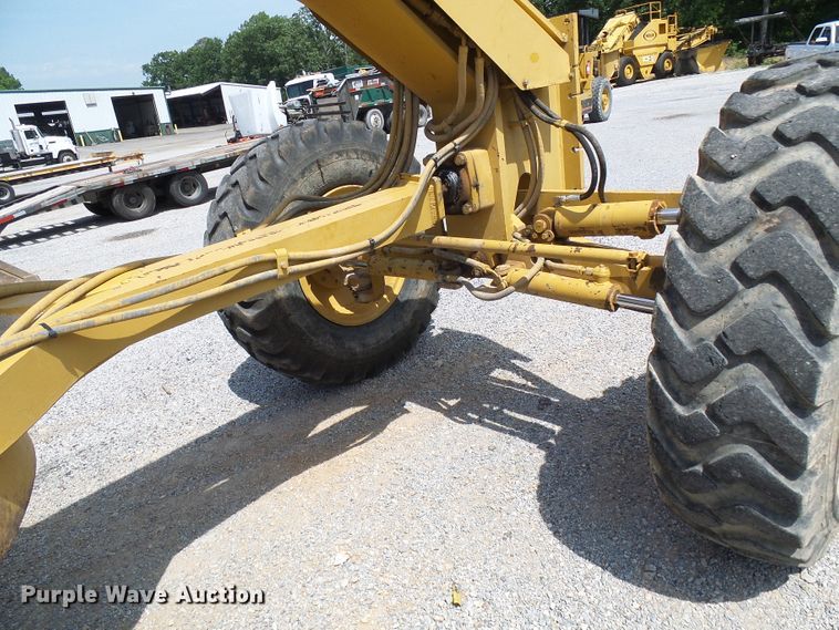 image for item DB2218 1996 Caterpillar 135H motor grader