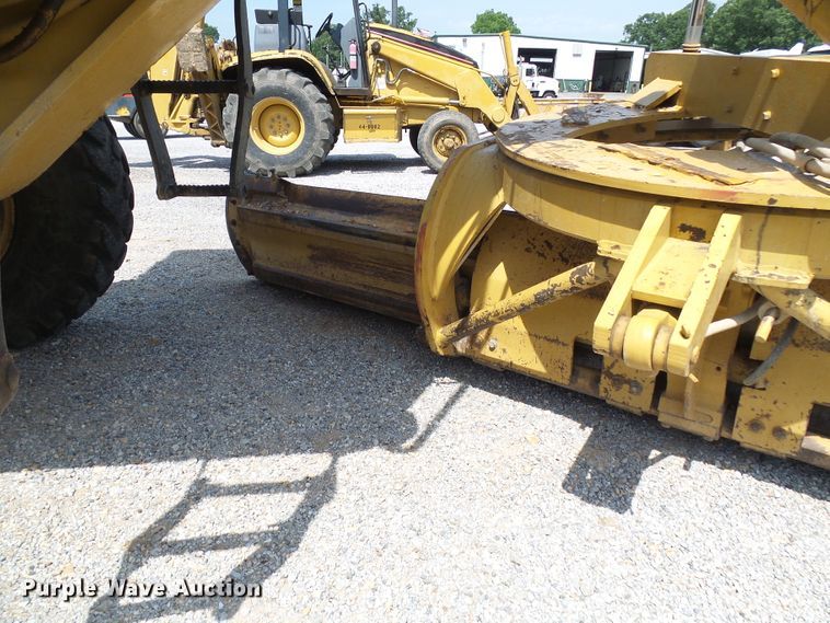 image for item DB2218 1996 Caterpillar 135H motor grader