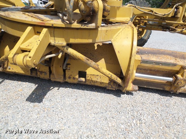 image for item DB2218 1996 Caterpillar 135H motor grader