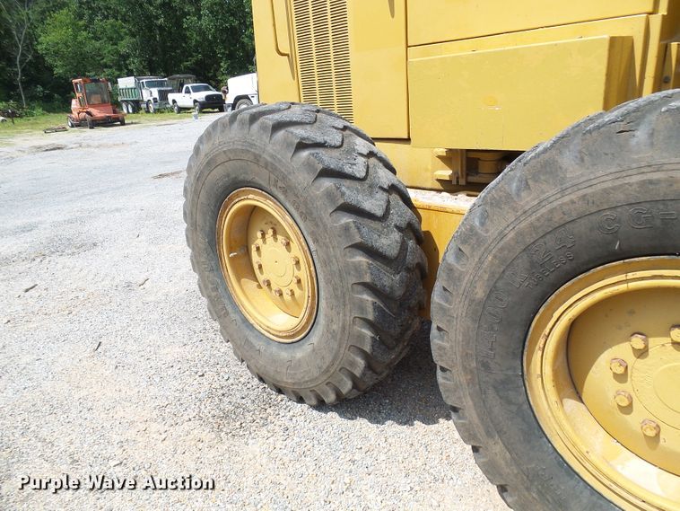 image for item DB2218 1996 Caterpillar 135H motor grader