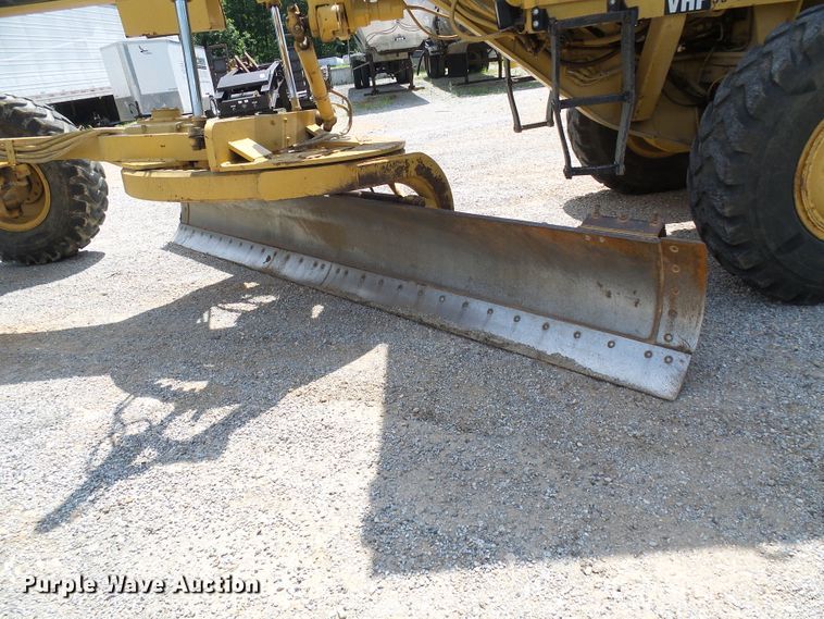 image for item DB2218 1996 Caterpillar 135H motor grader