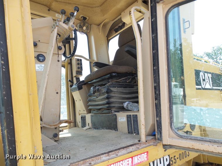 image for item DB2218 1996 Caterpillar 135H motor grader