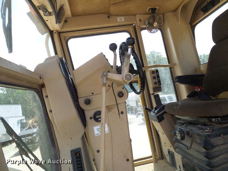 image for item DB2218 1996 Caterpillar 135H motor grader